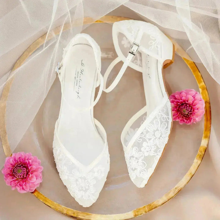 ESTELLA – CHAUSSURES DE MARIÉE TALON BAS EN DENTELLE IVOIRE G.Westerleigh