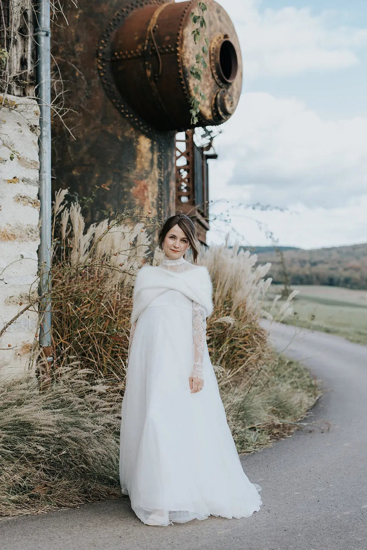 ÉTOLE OLIVIA EN ANGORA - PARFAITE POUR MARIAGE D'HIVER & APRÈS Adepte