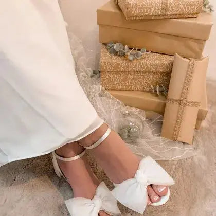 GEORGIA – SANDALES DE MARIÉE SATIN TEINTABLE | TALON 70 MM & NŒUDS DÉTACHABLES THE PERFECT BRIDAL COMPANY