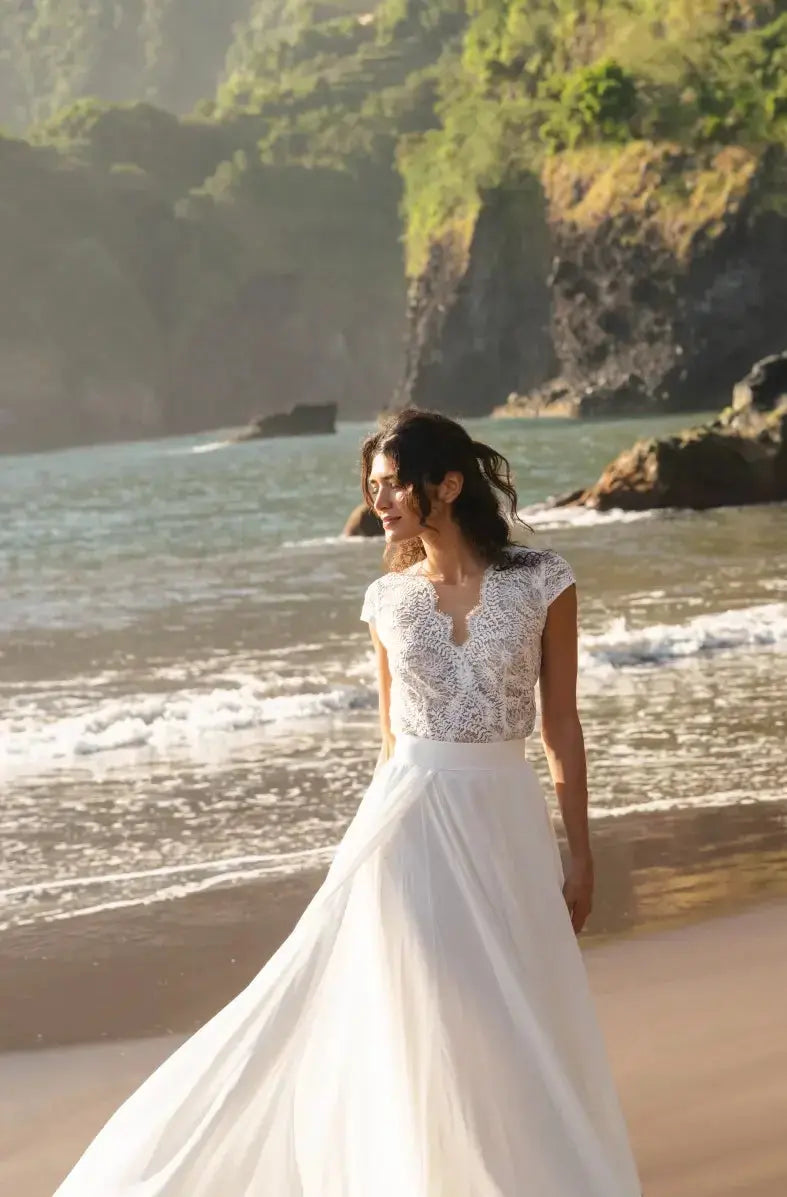 HAUT DE MARIÉE EN DENTELLE FRANÇAISE – MADÈRE BK134 Novias