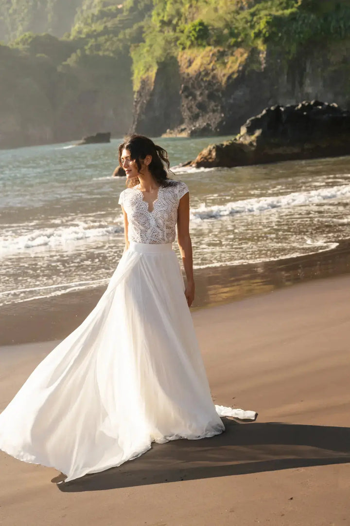 HAUT DE MARIÉE EN DENTELLE FRANÇAISE – MADÈRE BK134 Novias