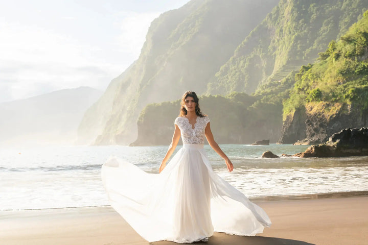 HAUT DE MARIÉE EN DENTELLE FRANÇAISE – MADÈRE BK134 Novias