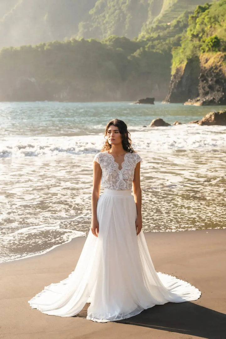 HAUT DE MARIÉE EN DENTELLE FRANÇAISE – MADÈRE BK134 Novias