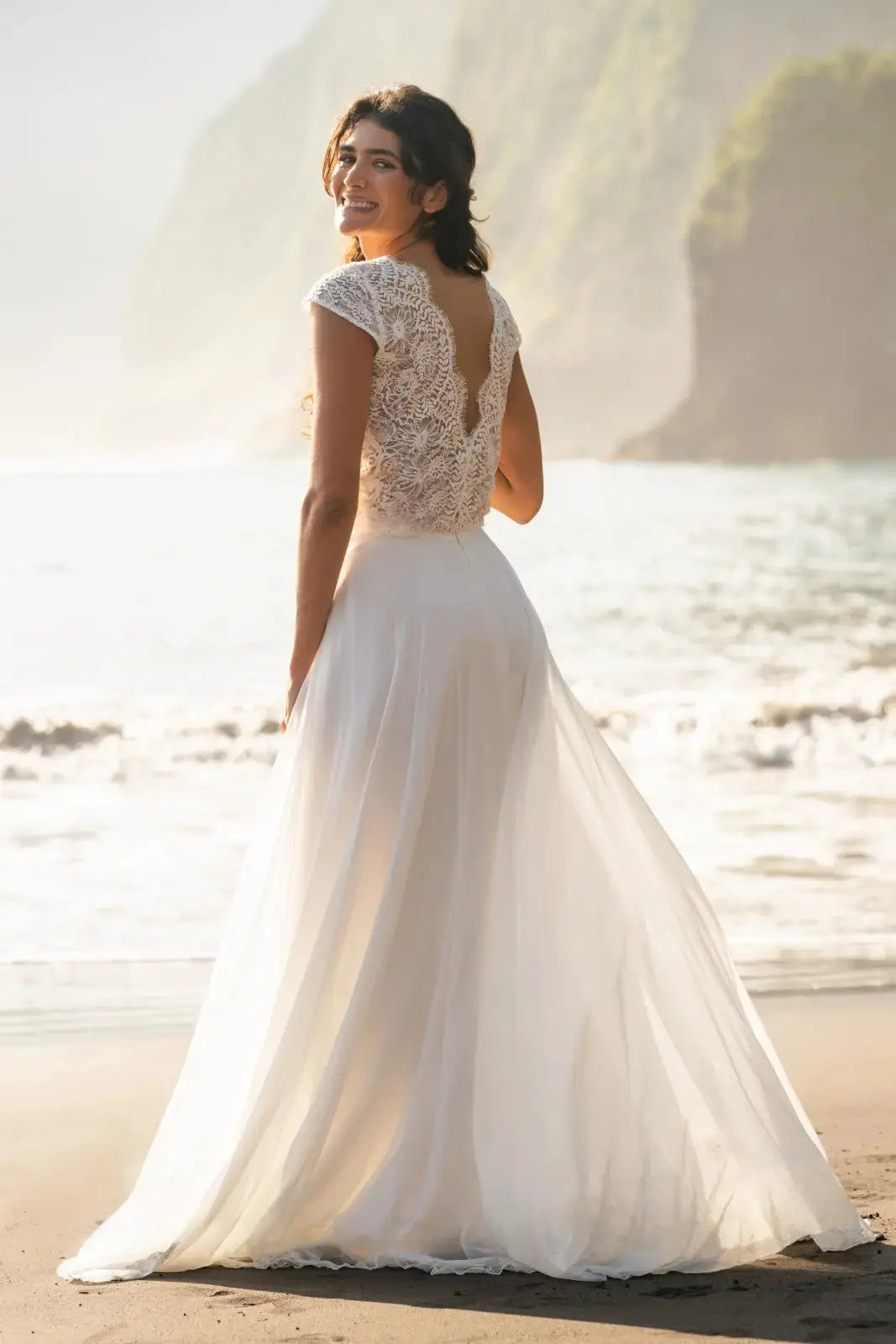 HAUT DE MARIÉE EN DENTELLE FRANÇAISE – MADÈRE BK134 Novias