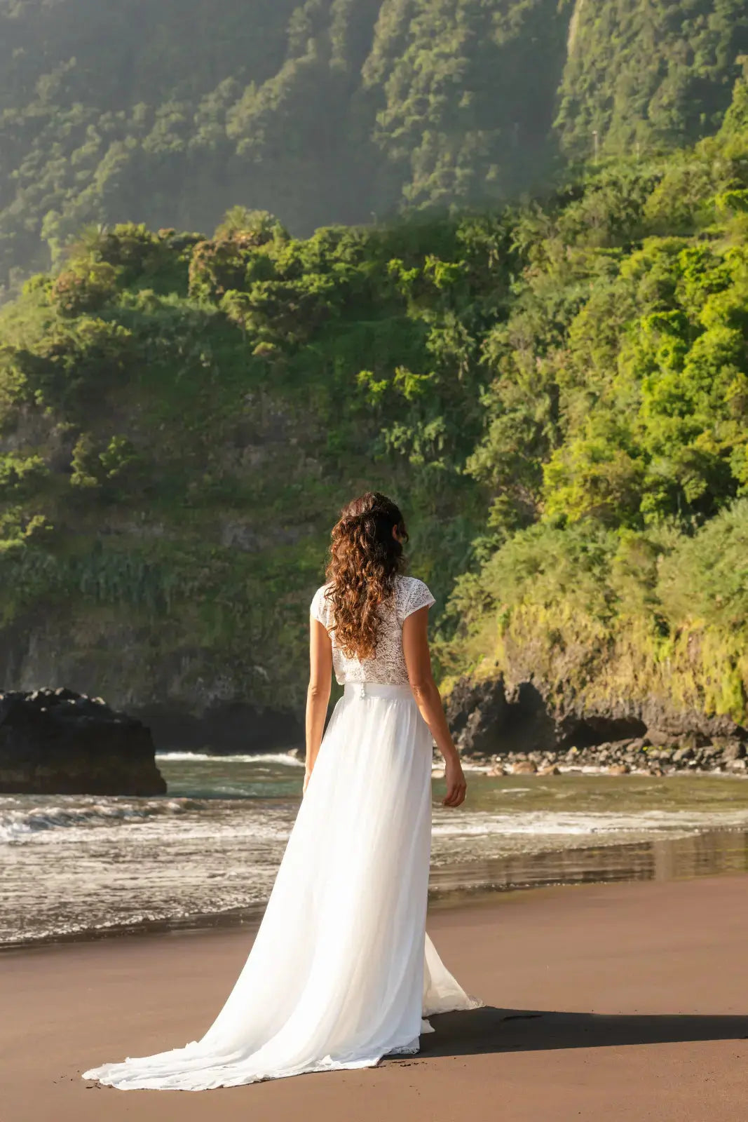 HAUT DE MARIÉE EN DENTELLE FRANÇAISE – MADÈRE BK134 Novias