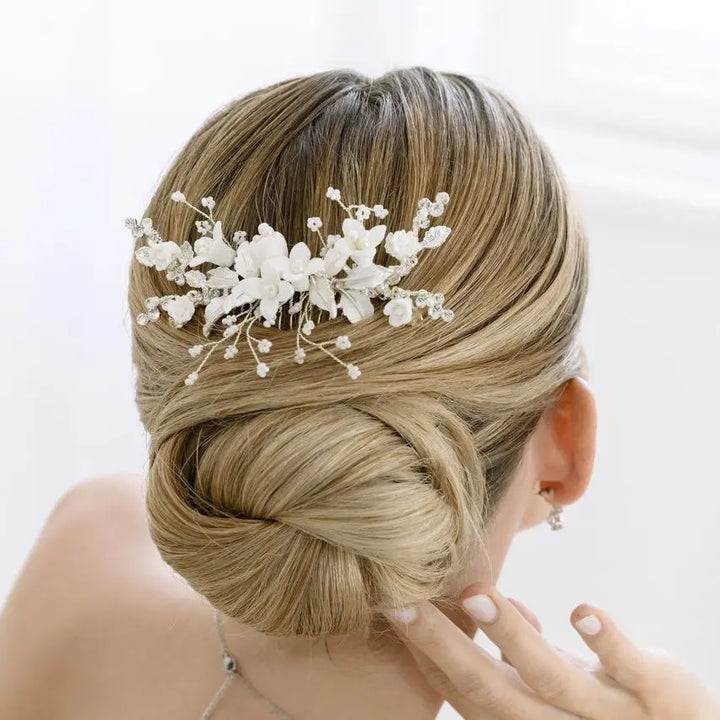 HC0319 – GRAND PEIGNE MARIÉE FLEURS BLANCHES PERLES G.Westerleigh