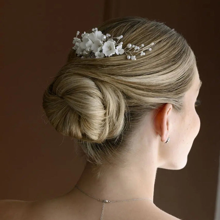 HC1206 – GRAND PEIGNE MARIÉE FLEURS ET PERLES G.Westerleigh