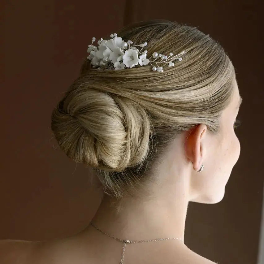 HC1206 – GRAND PEIGNE MARIÉE FLEURS ET PERLES G.Westerleigh