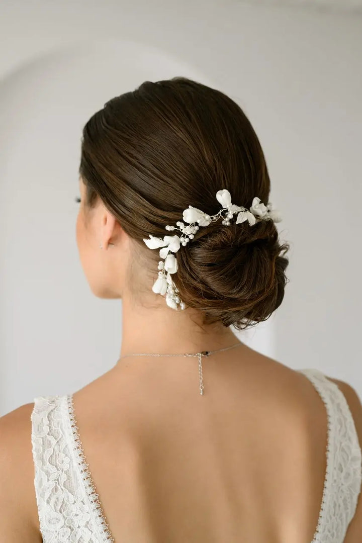 HEADBAND DE MARIÉE FLEURS 3D & PERLES ARGENTÉ – ÉLÉGANT | HB0422 G.Westerleigh