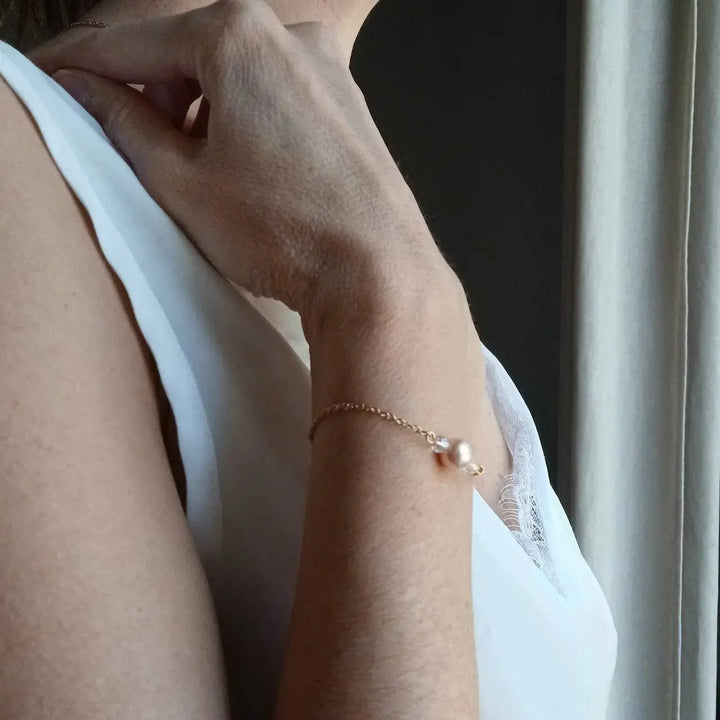 Bracelet De Mariée Fin- Bracelet Une Perle- Bijou De Mariée: Nacré Blanc / Doré L'atelier du 6