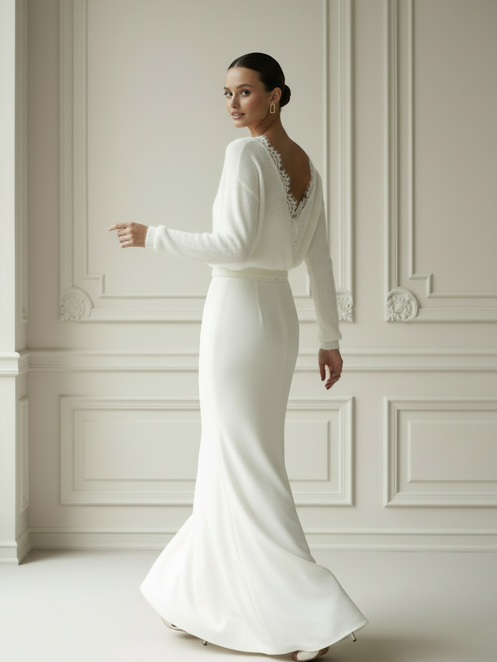 Pull de mariée ivoire à col V dans le dos, vue de dos en pied