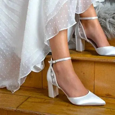INDI – ESCARPINS DE MARIÉE SATIN TEINTABLE & DOS PERLÉ | TALON 73 MM THE PERFECT BRIDAL COMPANY