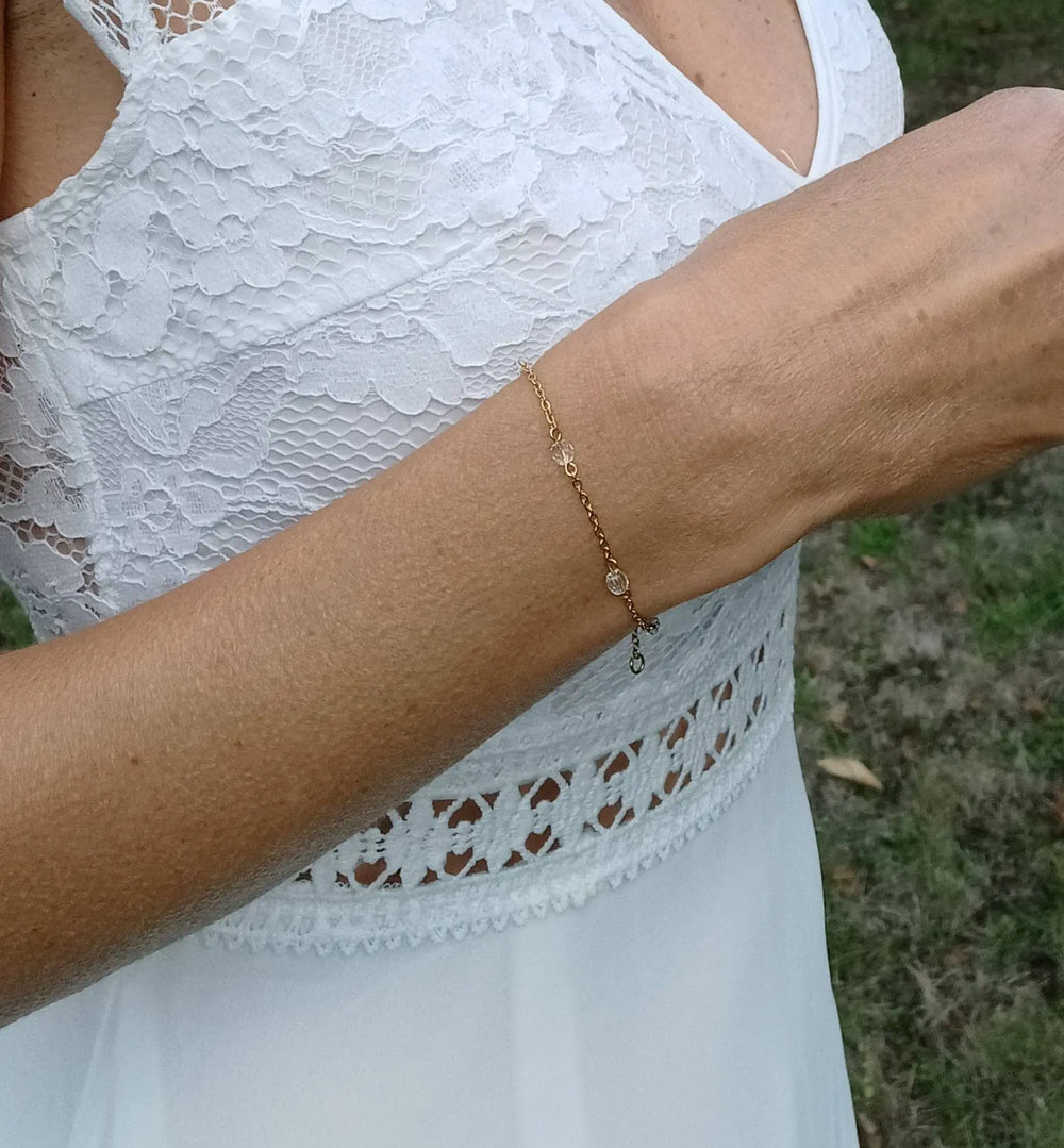 Iria-Bracelet De Marié À Chaîne Perlée- Bijou De Mariée Chic: Incolore / Doré L'atelier du 6