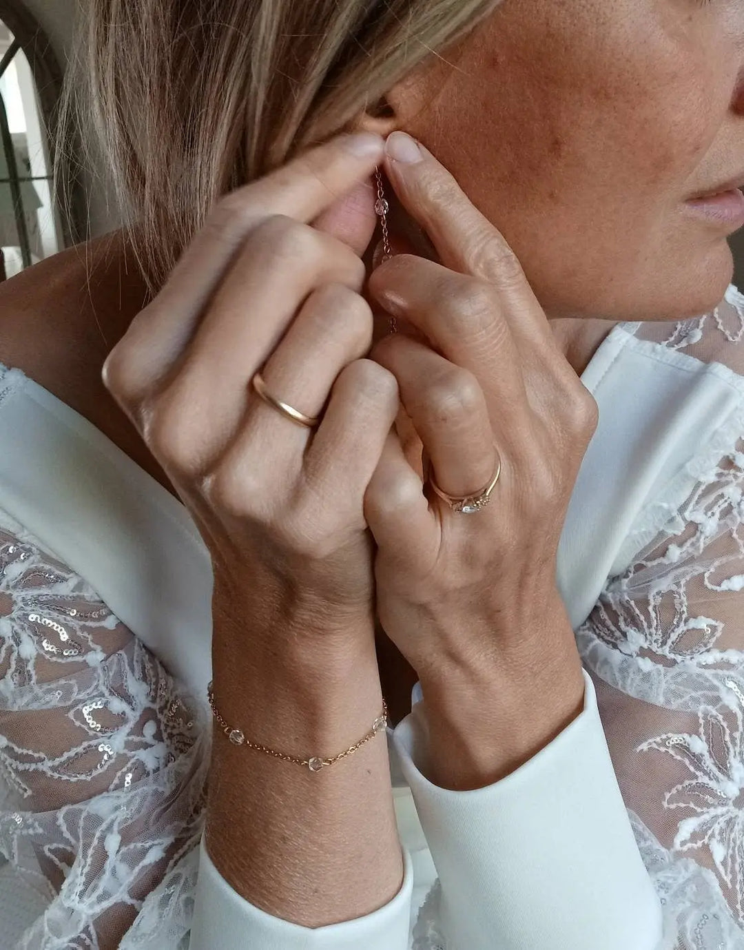 Iria-Bracelet De Marié À Chaîne Perlée- Bijou De Mariée Chic: Incolore / Doré L'atelier du 6