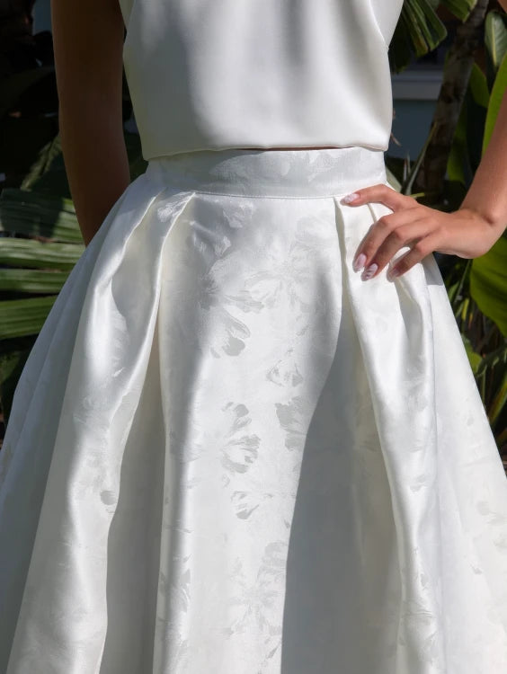 Jupe de mariée Ores SD72, plis à la taille et matière du satin