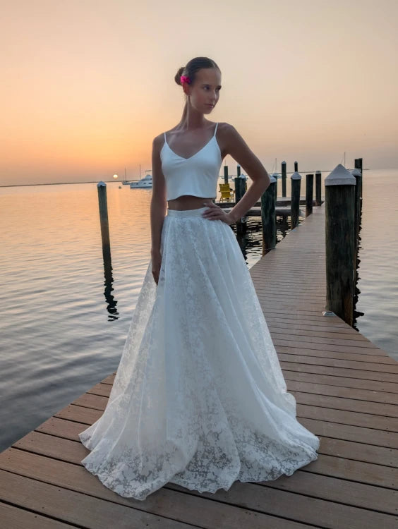 Jupe de mariée Organdia SD71 en organza fleuri, portée avec un top en satin