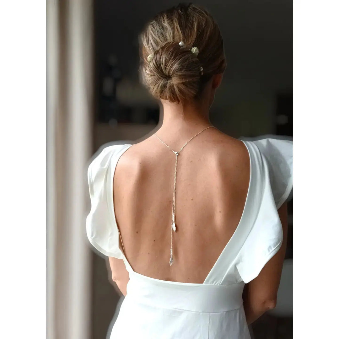 LIERRE – COLLIER DE DOS NU MARIÉE 2 EN 1 PERLES NACRÉES & FEUILLES – OR OU ARGENT L'atelier du 6