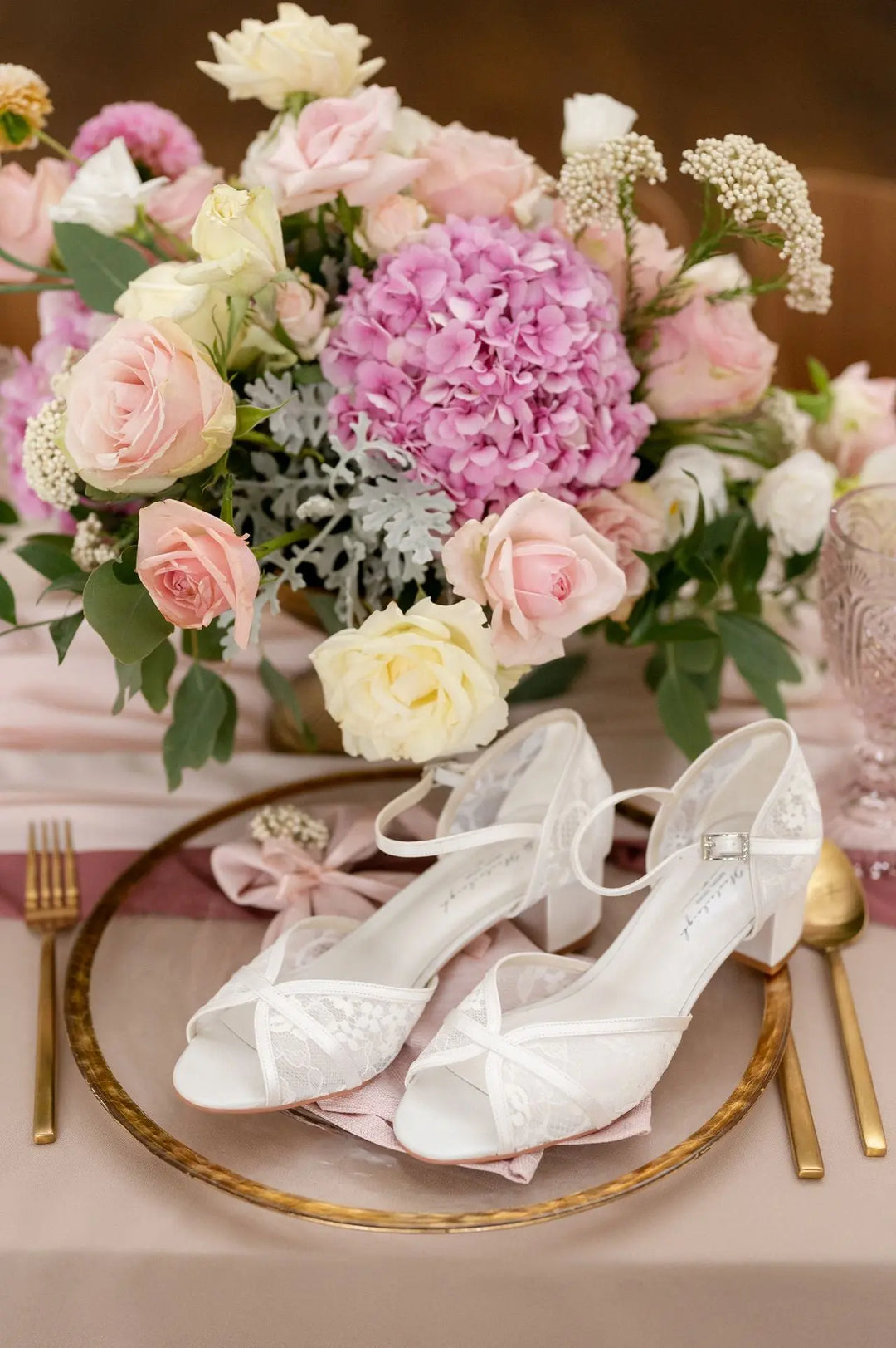 LINDSEY – SANDALES DE MARIÉE SATIN & DENTELLE IV0IRE G.Westerleigh