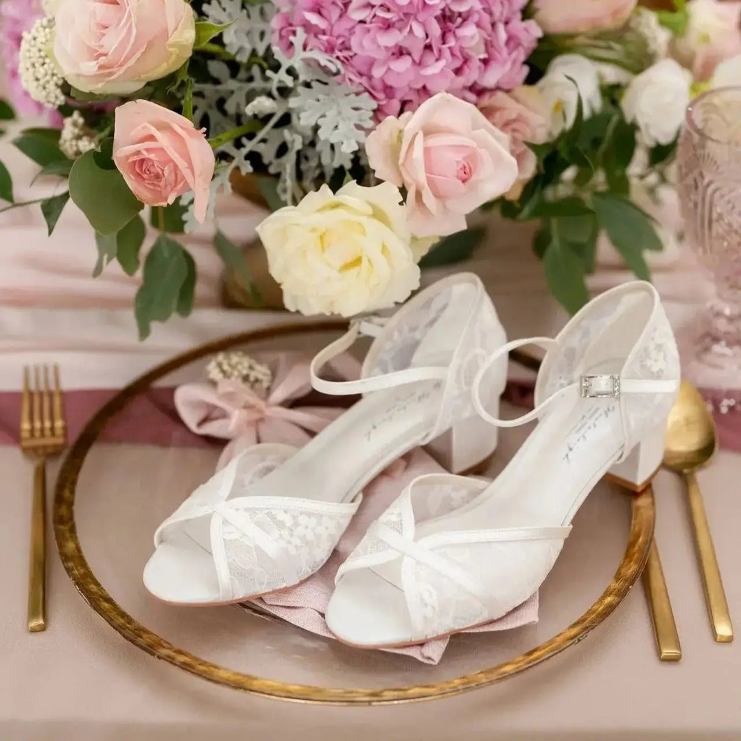 LINDSEY – SANDALES DE MARIÉE SATIN & DENTELLE IV0IRE G.Westerleigh