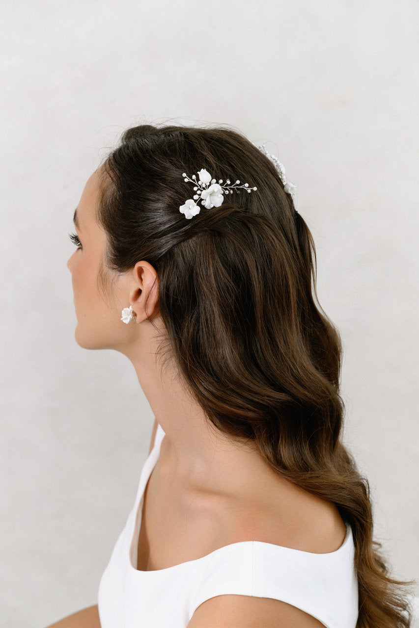 Lot de 3 épingles de mariée HP08 – fleurs et perles, argent G.Westerleigh, photo portée 1