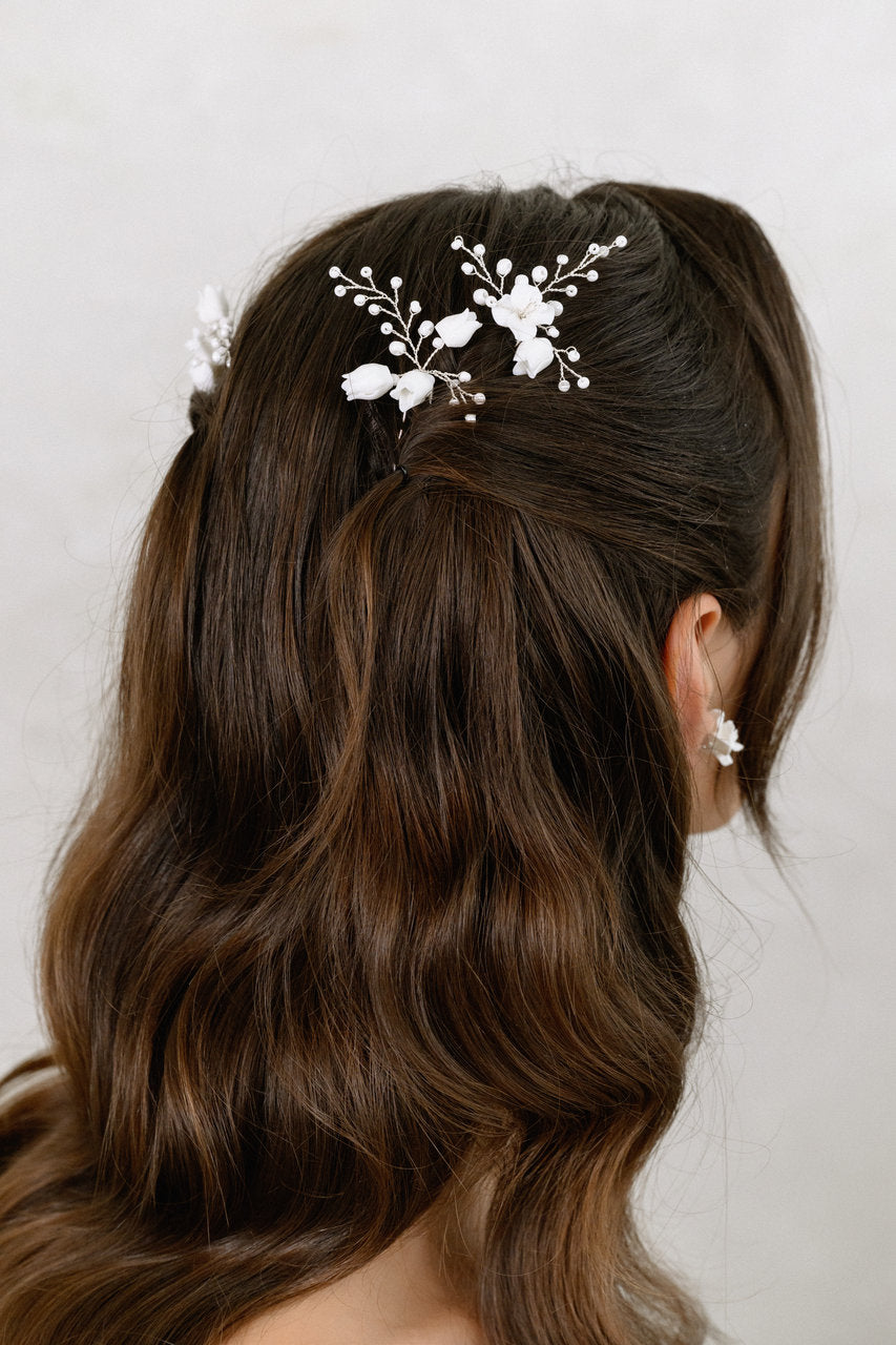Lot de 3 épingles de mariée HP08 – fleurs et perles, argent G.Westerleigh, photo portée 2