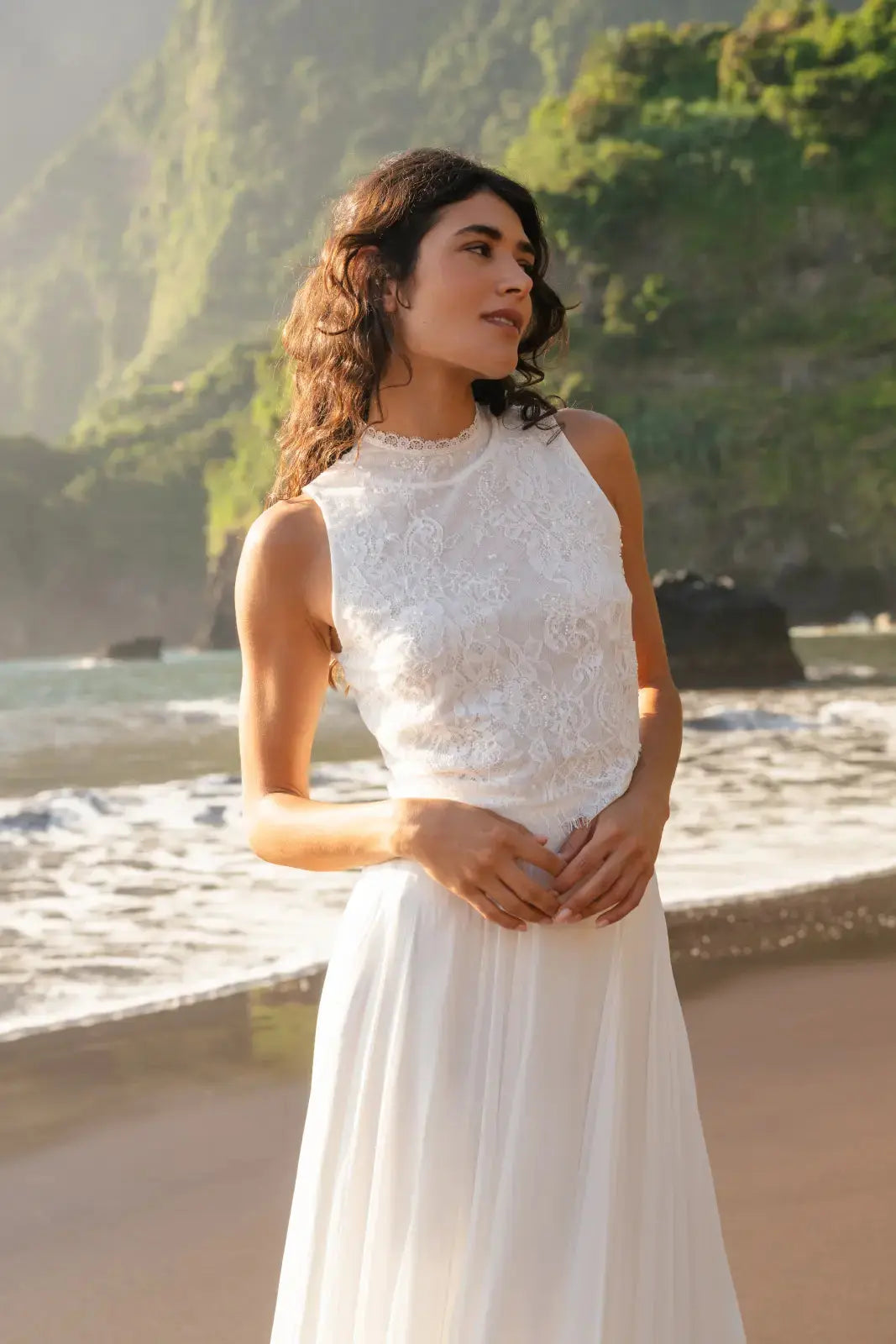 MAGNOLIA – BOLÉRO DENTELLE FRANÇAISE COL HAUT Novias