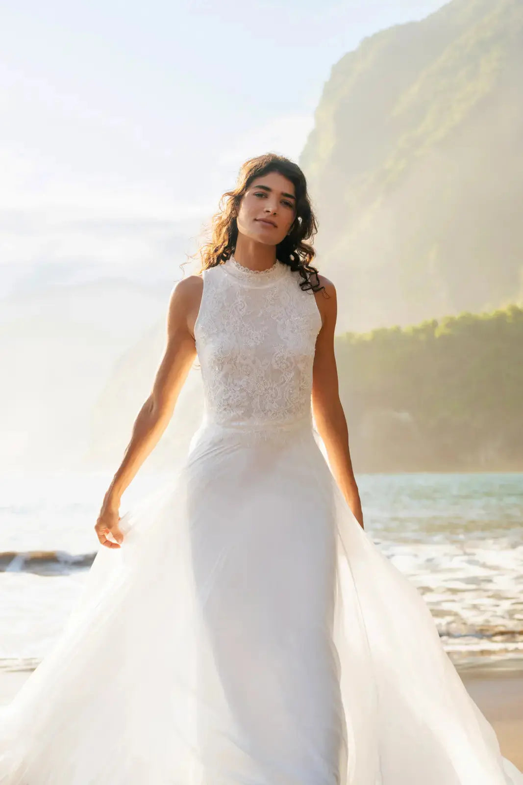 MAGNOLIA – BOLÉRO DENTELLE FRANÇAISE COL HAUT Novias