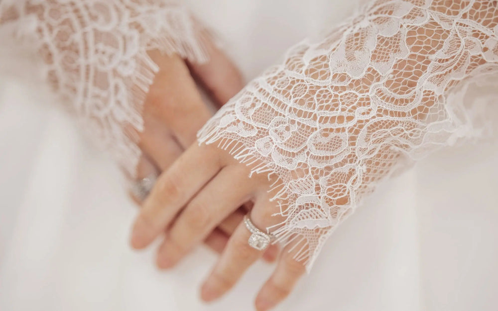 MANCHES DE MARIÉE EN DENTELLE CHANTILLY – PBA2045 THE PERFECT BRIDAL COMPANY