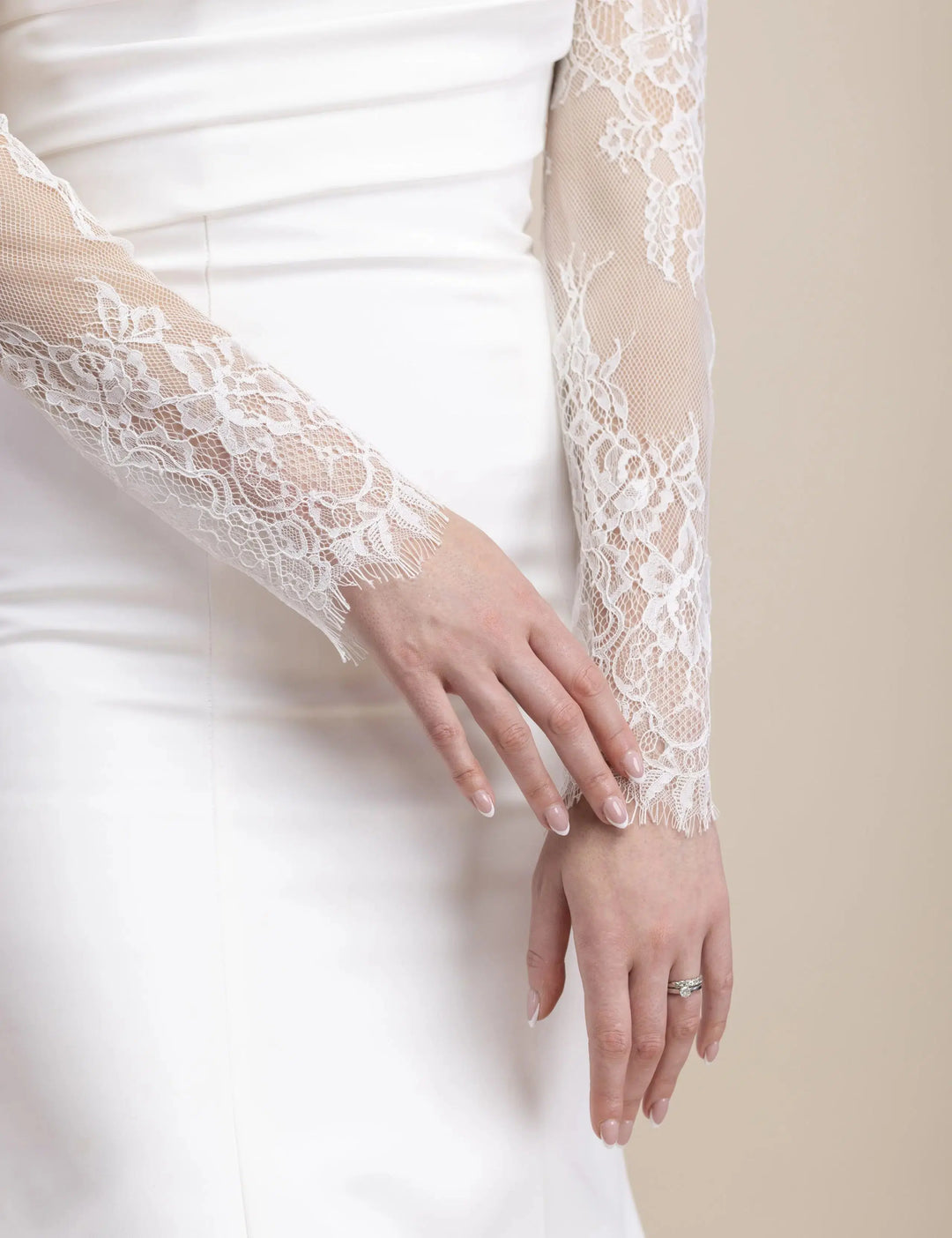 MANCHES DE MARIÉE EN DENTELLE CHANTILLY – PBA2045 THE PERFECT BRIDAL COMPANY