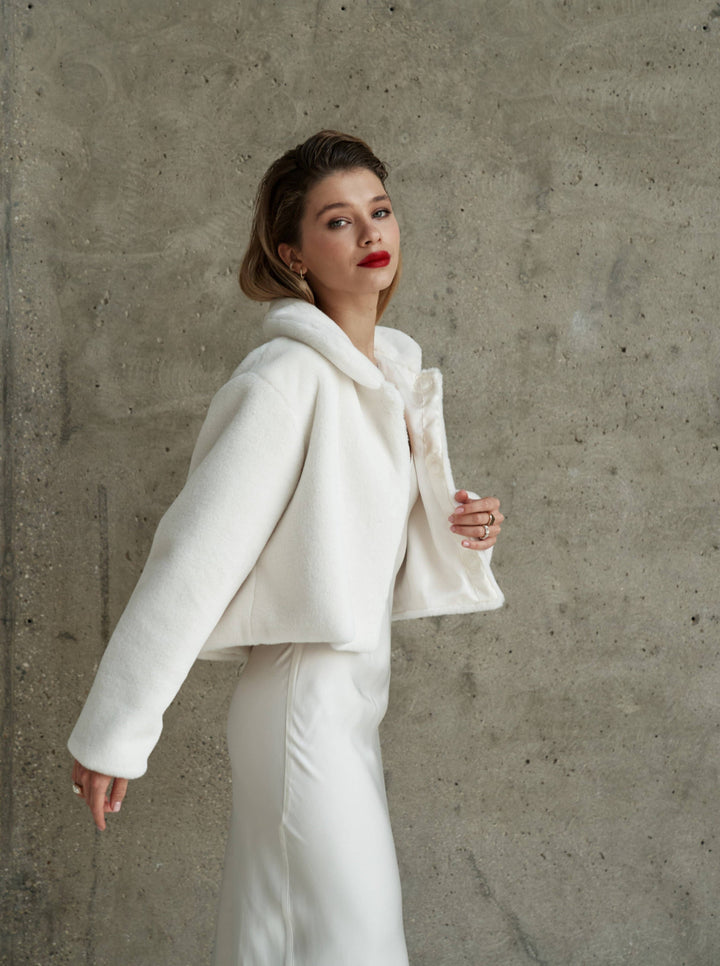 Manteau de mariée en fausse fourrure ivoire, profil et manches longues