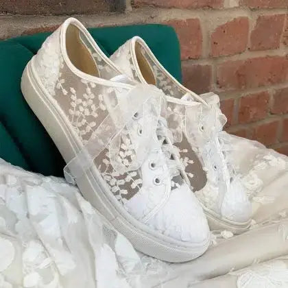 OAKLEY – BASKETS DE MARIÉE EN DENTELLE IVOIRE | ULTRA CONFORT & LÉGÈRETÉ THE PERFECT BRIDAL COMPANY