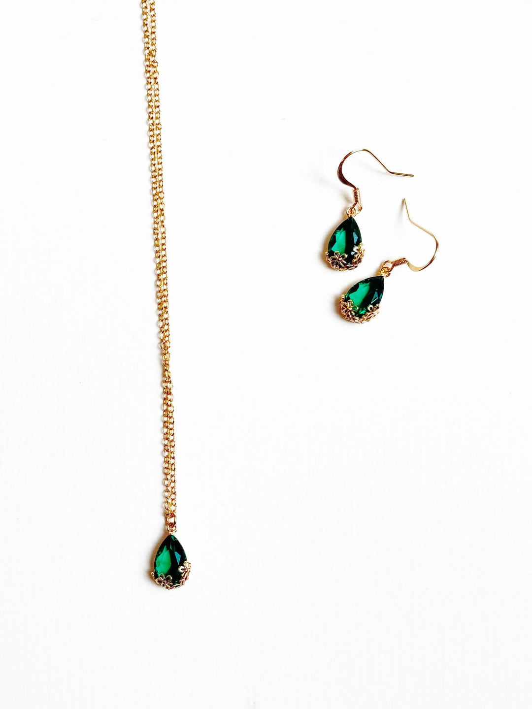 PARURE COLLIER ET BOUCLES D'OREILLES VERT ÉMERAUDE églantine création
