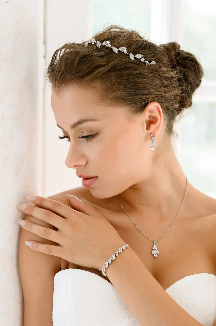 PARURE MARIÉE RHODIUM CRISTAUX COLLIER BOUCLES BRACELET — JSB210102 G.Westerleigh