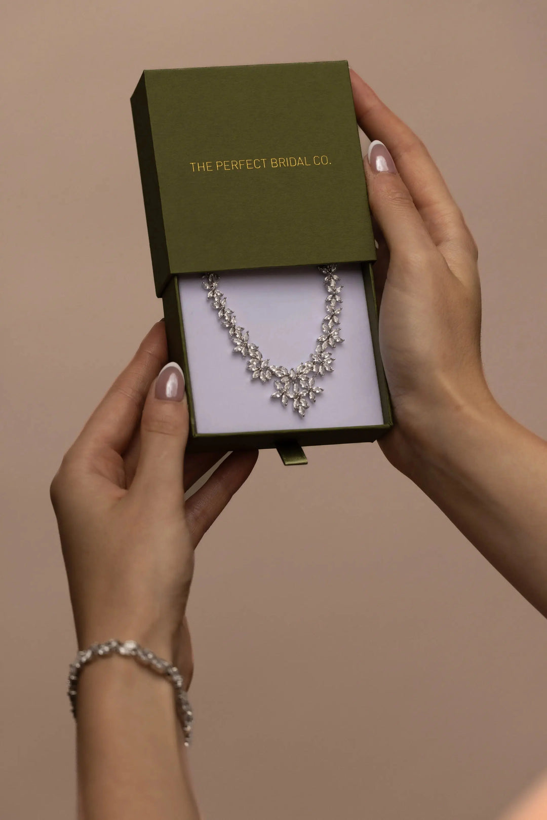 PARURE PALMER – FLEURS DE CRISTAUX MARQUISE & POIRE | PLATINE THE PERFECT BRIDAL COMPANY