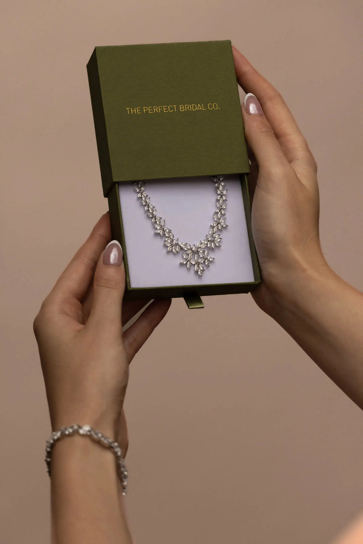 PARURE PALMER – FLEURS DE CRISTAUX MARQUISE & POIRE | PLATINE THE PERFECT BRIDAL COMPANY