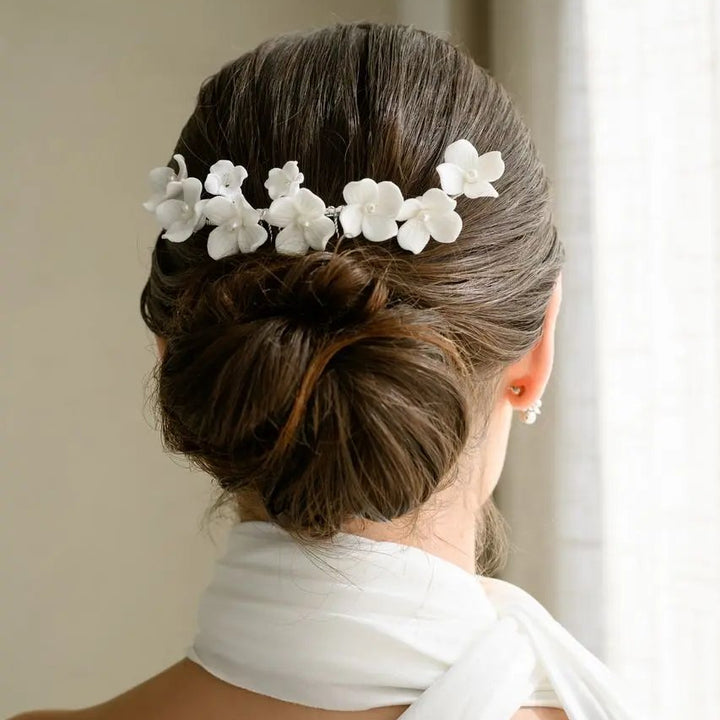 PEIGNE À CHEVEUX MARIAGE HC0408 – FLEURS CÉRAMIQUE BLANCHES ET PERLES G.Westerleigh