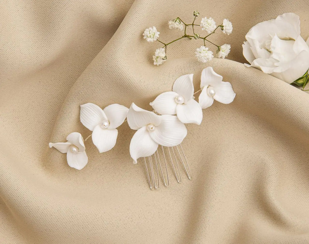 PEIGNE MARIÉE HC0424 FLEURS BLANCHES & PERLES – ARGENTÉ G.Westerleigh