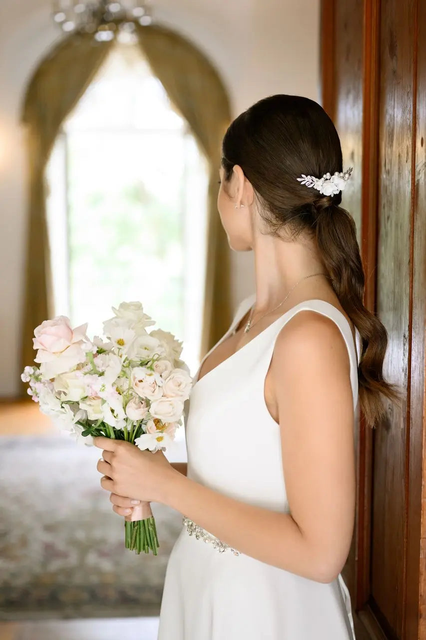 PEIGNE MARIÉE HC0429 FLEURS BLANCHES & PERLES – ARGENTÉ G.Westerleigh