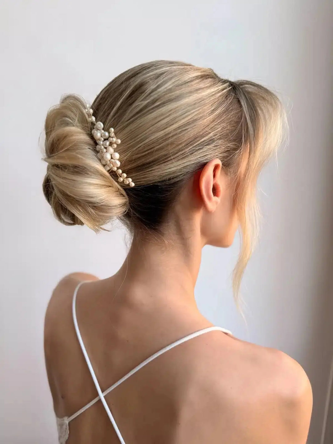 PEIGNE MARIÉE IZABELLA – PERLES D'EAU DOUCE, OR OU ARGENT SallyJaneBridal