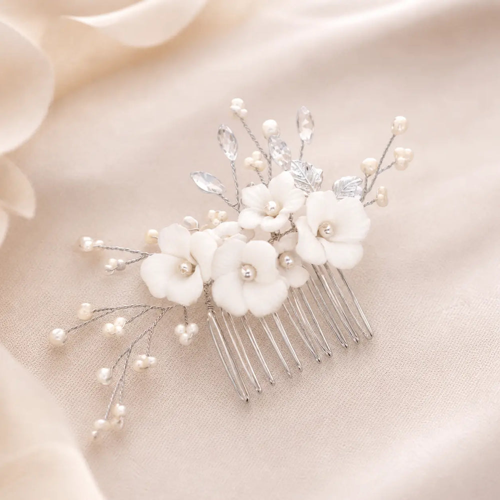 PEIGNE MARIÉE VIOLA FLEURS CÉRAMIQUE – ARGENT & PERLES IVORY AND CO