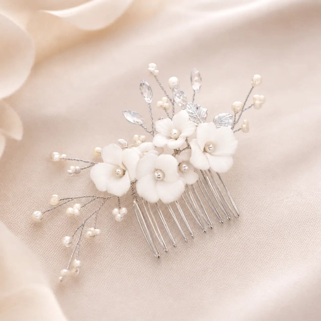PEIGNE MARIÉE VIOLA FLEURS CÉRAMIQUE – ARGENT & PERLES IVORY AND CO