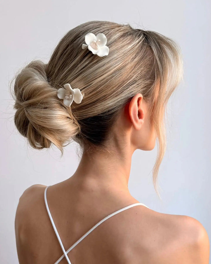 PINCE À CHEVEUX MARIÉE FEM – FLEURS CÉRAMIQUE, QUARTZ ROSE & PERLES (LOT DE 2) SallyJaneBridal