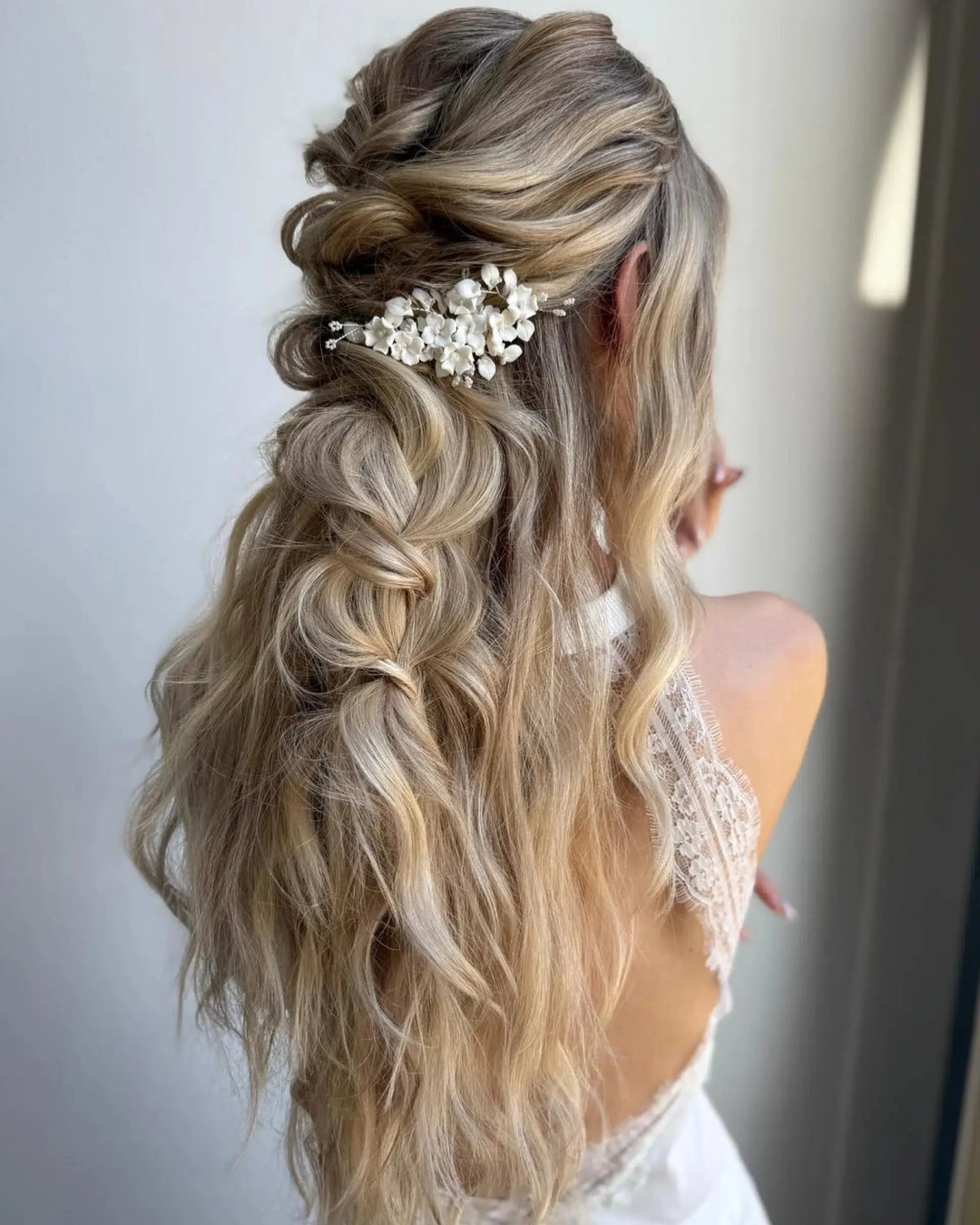 PINCE À CHEVEUX MARIÉE LIZZIE – FLEURS EN CÉRAMIQUE SallyJaneBridal