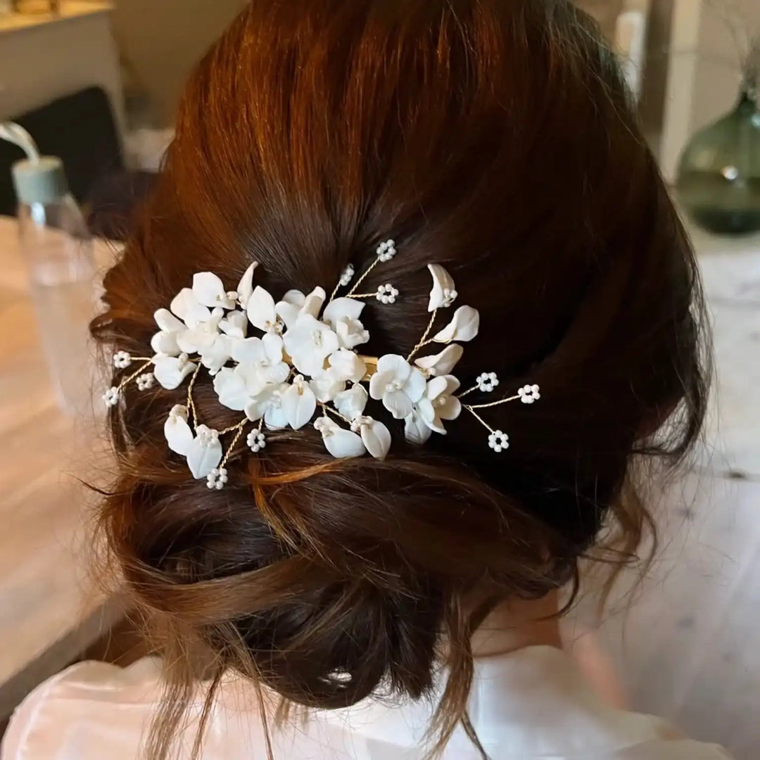 PINCE À CHEVEUX MARIÉE LIZZIE – FLEURS EN CÉRAMIQUE SallyJaneBridal