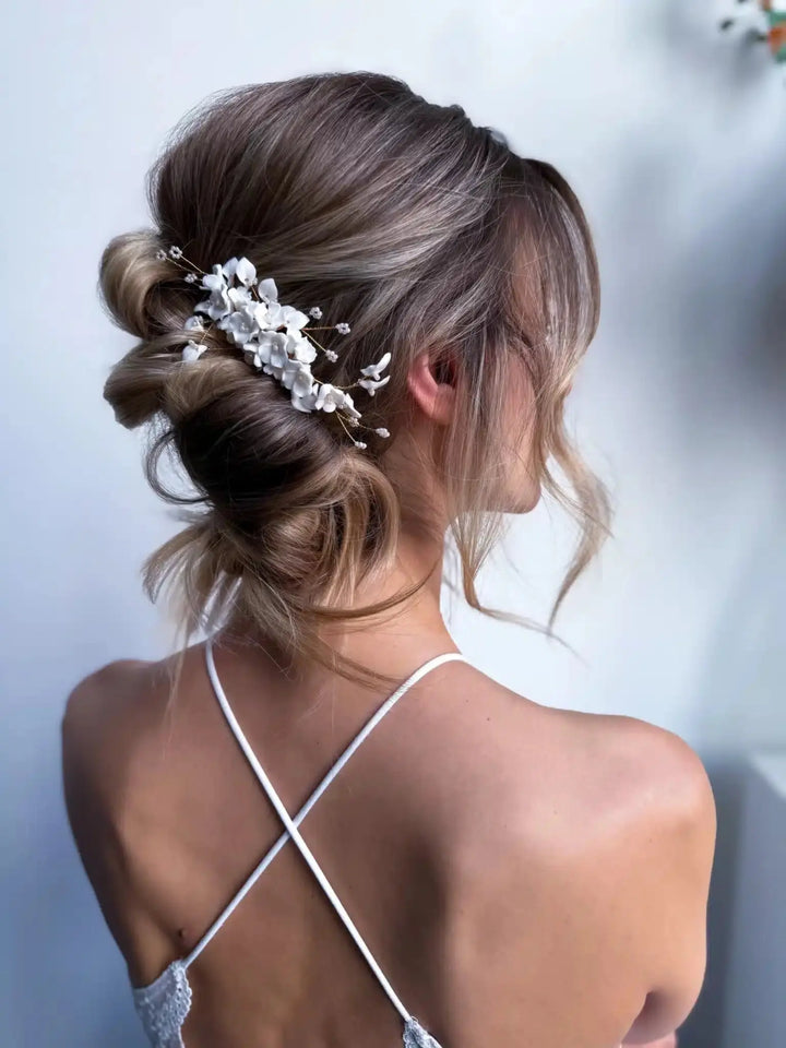 PINCE À CHEVEUX MARIÉE LIZZIE – FLEURS EN CÉRAMIQUE SallyJaneBridal