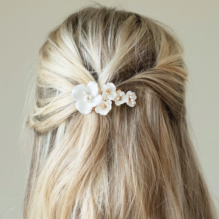 PINCE À CHEVEUX TIGERLILY – FLEURS EN CÉRAMIQUE ET PERLES CRISTAL PLAQUÉ OR OU ARGENT Ivory and co