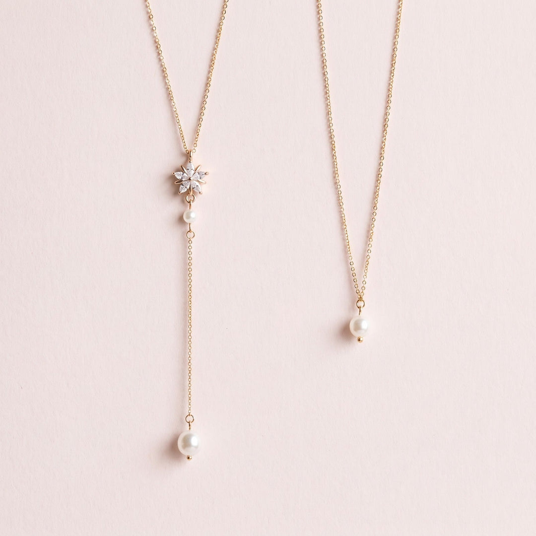 Parure de dos de mariée NS1723 sur fond rose clair