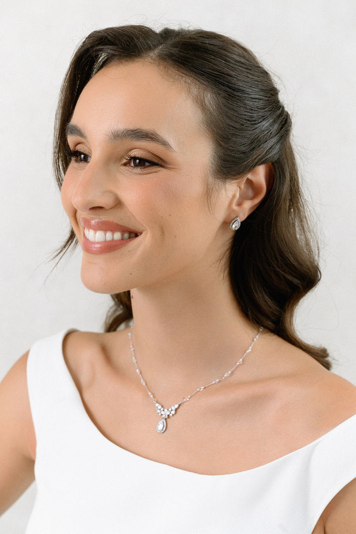 Parure de mariée NS00369 – feuilles zircons, argent G.Westerleigh, photo portée 1
