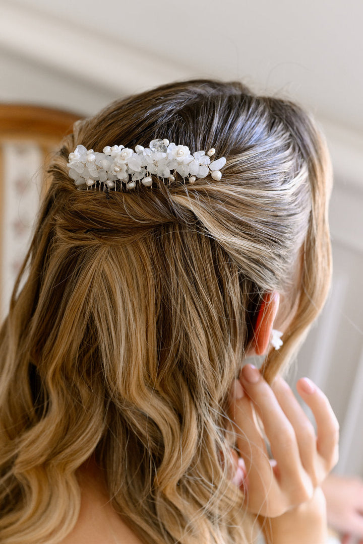 Peigne de mariée HC1014 – pierres naturelles et cristaux, argent G.Westerleigh, photo portée 2