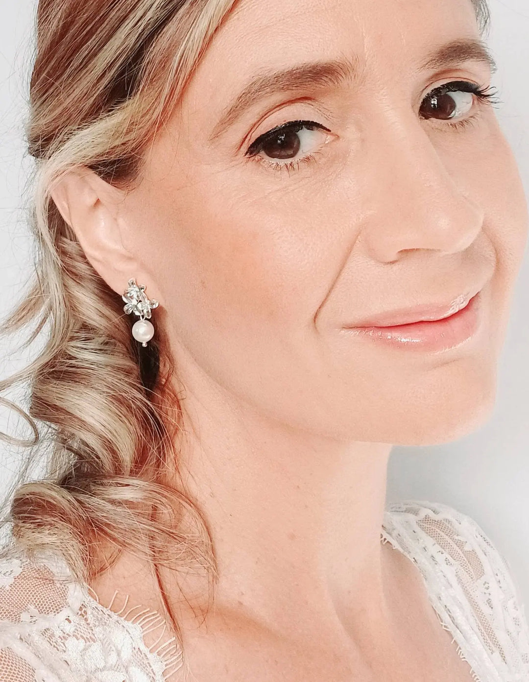 Perles D'Oreilles Nacrées Blanches- Bijou De Mariée Chic: Doré / Nacré Ivoire L'atelier du 6